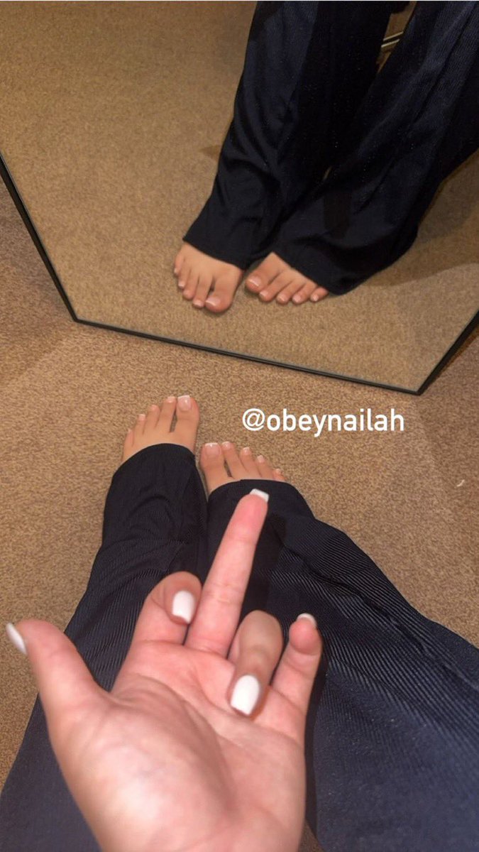 obeynailah's tweet photo. Real men don’t get triggered by a middle finger https://t.co/Kd3yZaGFEy