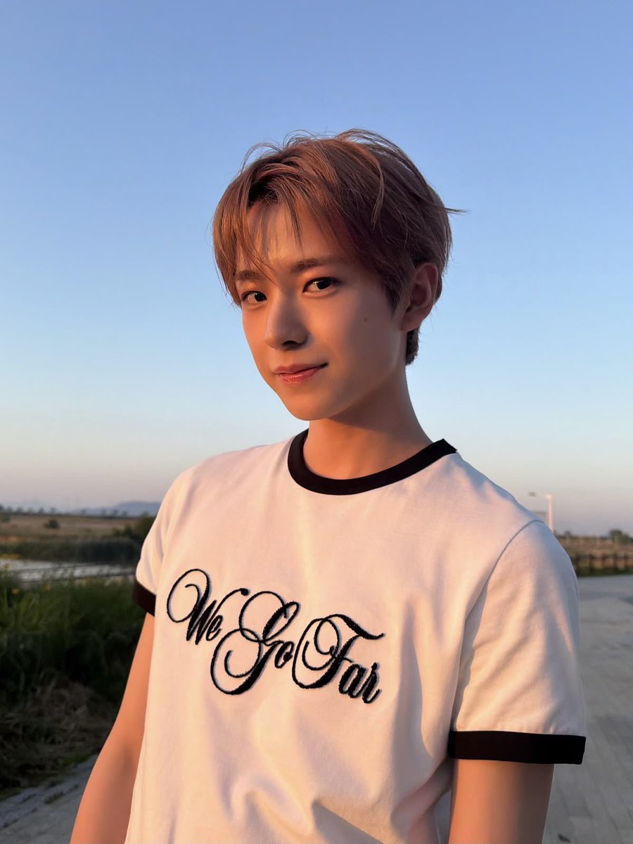 polyjellypeach's tweet photo. Jaehyun 22 y/o                            Yushi 22 y/o https://t.co/xsEv1d3GW5