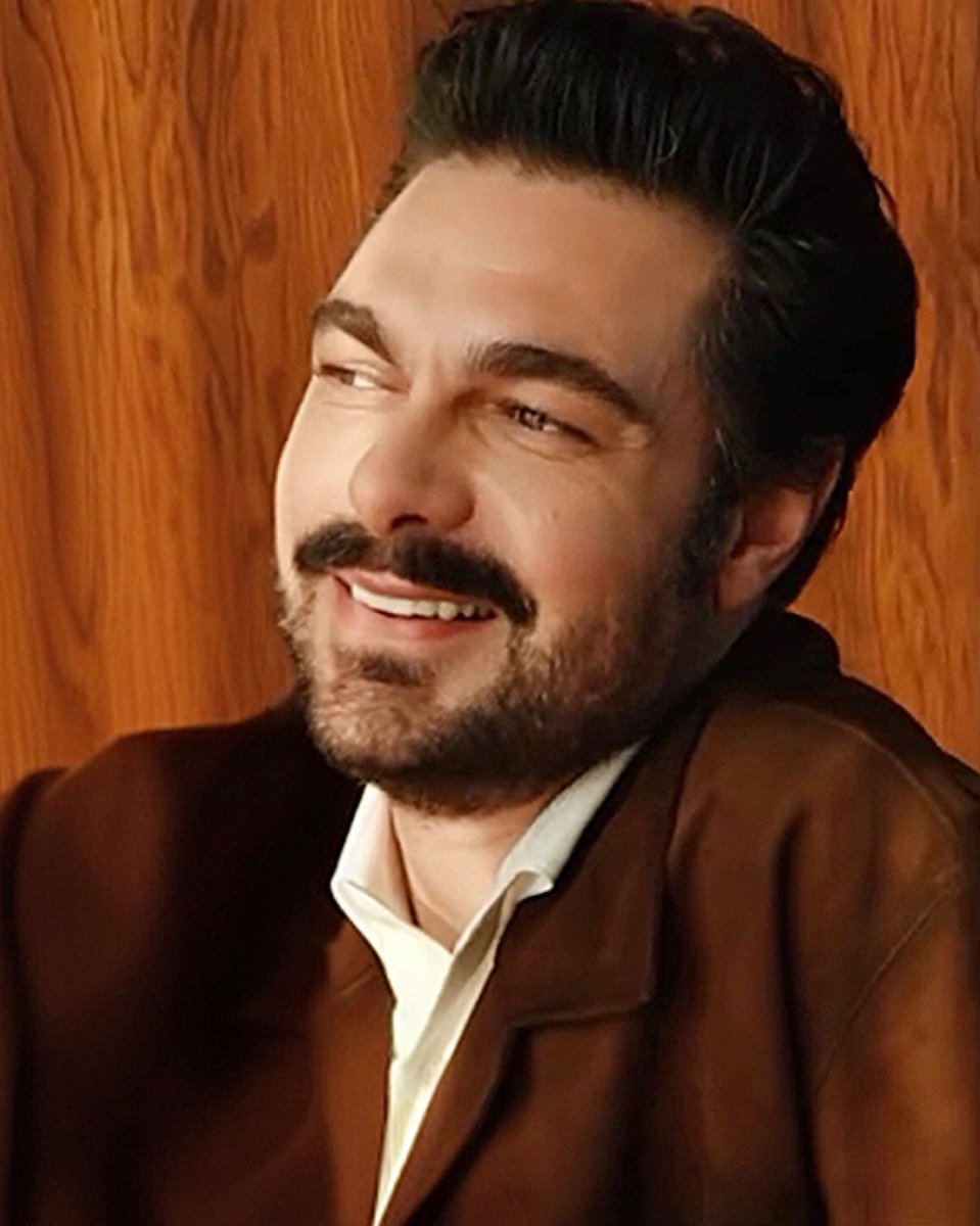 HananGhazy12's tweet photo. insan ruhunun kendine özgü bir kokusu vardır
bizi bazı insanlara çeken şey dış görünüşleri ya da karakterleri değil ruhlarının kokusu ve güzelliğidir
#NETIZENSREPORT #HalilİbrahimCeyhan for Most Handsome Man Alive #MHMA2026 #MHMA2025HalilİbrahimCeyhan
@thenreport https://t.co/lhnuhr3TST
