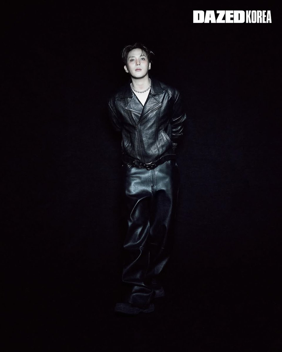 choijonghou's tweet photo. Black on black. https://t.co/ZZKskHaJjB