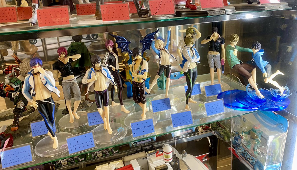 minousada's tweet photo. 今日行った映画館のビルに展示されててテンション上がった(　ﾟдﾟ) https://t.co/wGhhDjZyrk