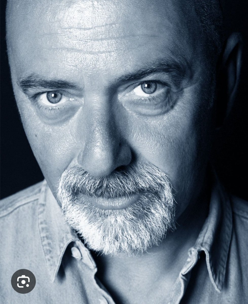 marinellibar's tweet photo. 04/07/14
Facevi il comico ed eri pazzesco.
Hai deciso fare una canzone,sei andato a Sanremo ed è venuto giù il teatro.
Hai detto " proviamo a scrivere un libro"e Hai mangiato in testa a tutti vendendo.
Pure l'attore e hai risollevato "Notte prima degli esami"
Ci manchi Giorgio https://t.co/0UQ7QlixVT
