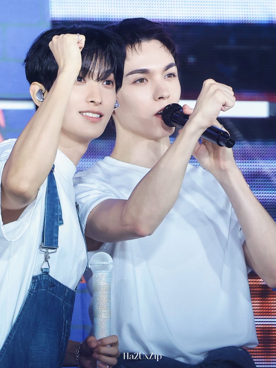 Ha2UxZip's tweet photo. 218bro

#도겸 #DK 
#버논 #VERNON #최한솔
#세븐틴 #SEVENTEEN https://t.co/zyRJ3S77Gp