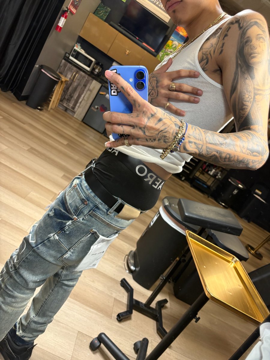 slimreapervip's tweet photo. on or off 👖? https://t.co/LSktxRTiYb