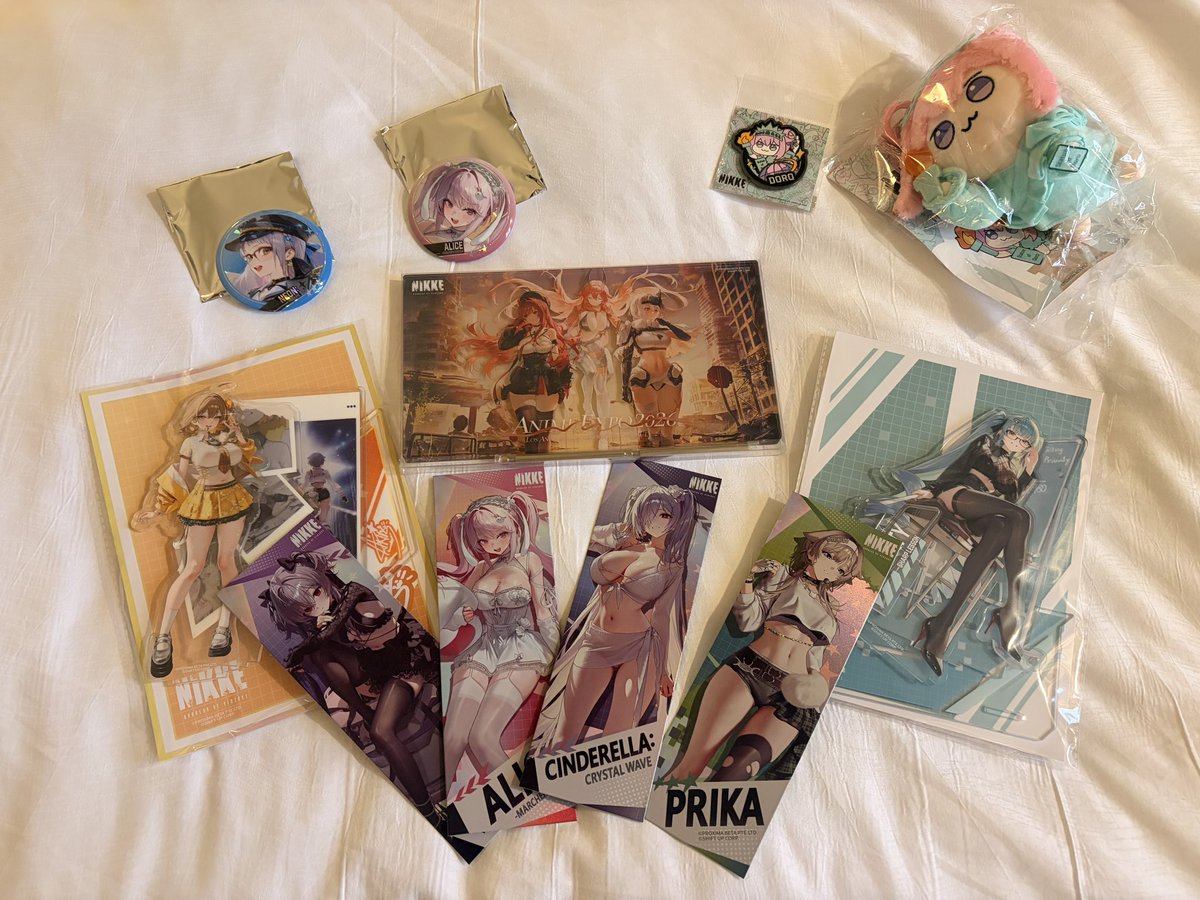 hg79480's tweet photo. #AX の戦利品たち

自由の女神ドロをLAで買うという矛盾。

アクスタと缶バッジが想像より大きい🔥
そして、円安のダメージも大きい💦

アクティビティ参加でもらえるショッパーも欲しかったけど、また並ぶの時間的に厳しそう😭

#animeexpo #nikke https://t.co/aKD8vHFiSN