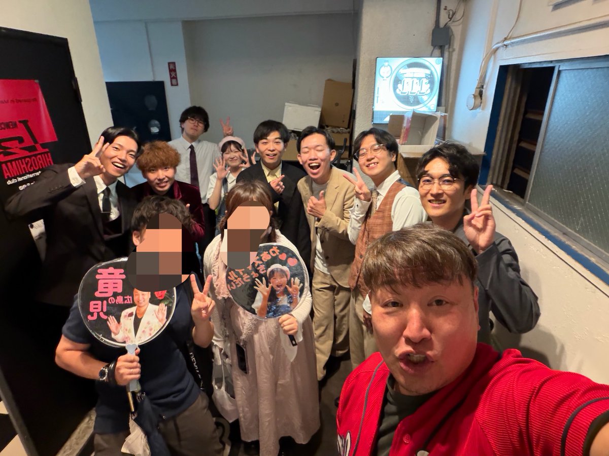 LINELIV85689947's tweet photo. りねたん聞いて〜🥰

今日は結婚3周年の記念日💍
ランチはサルヴァトーレ クオモのビュッフェ🍕赤身のお肉課金したよ🍖

その後は広島よしもとのお笑いライブ行って
帰りはメランジュ シュハリのマカロンケーキ買って帰ってお祝い🎂

幸せな1日だったよ✨

#りねたんおし
@xRINE48x https://t.co/FtSdhcLKvT