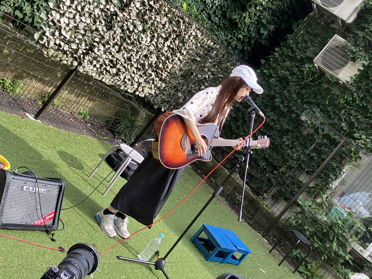 yukinojo8080's tweet photo. 今日は午後から音さがしで下北沢の街を徘徊
オケ無しの弾き語りはやっぱりいいね👍
#kyon
#sanoha
#tami
#宮本沙也佳 https://t.co/MdSAicTBDR