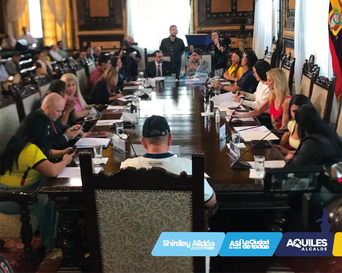 ShirleyAldas's tweet photo. El pasado martes 30 de junio marcamos un punto de inflexión en la sesión extraordinaria N.º 178 del Concejo Municipal de Guayaquil con decisiones reales que impactan directamente a los ciudadanos. 

Aprobamos en segundo debate la reforma para la actualización catastral que amplía hasta el 30 de junio de 2027 el plazo estricto para regularizar edificaciones. Esto no es solo un trámite administrativo, es blindar el patrimonio y darle seguridad jurídica definitiva a miles de familias guayaquileñas. 

Además, enfrentamos el reto de la movilidad aprobando en segundo debate la ordenanza que regula el transporte público urbano. Vamos a forzar la modernización del sistema integrando nuevas herramientas para tener un control estricto de la seguridad y la calidad del servicio en cada unidad, pero con una condición innegociable: el bolsillo de la gente se respeta. 

Garantizamos que la tarifa actual de USD 0,30 se mantenga intacta durante toda la transición. 

Así es como construimos una ciudad operativa que moderniza sus servicios de raíz y genera oportunidades reales sin excusas. 

#ShirleyAldas #Guayaquil #AquilesAlvarez