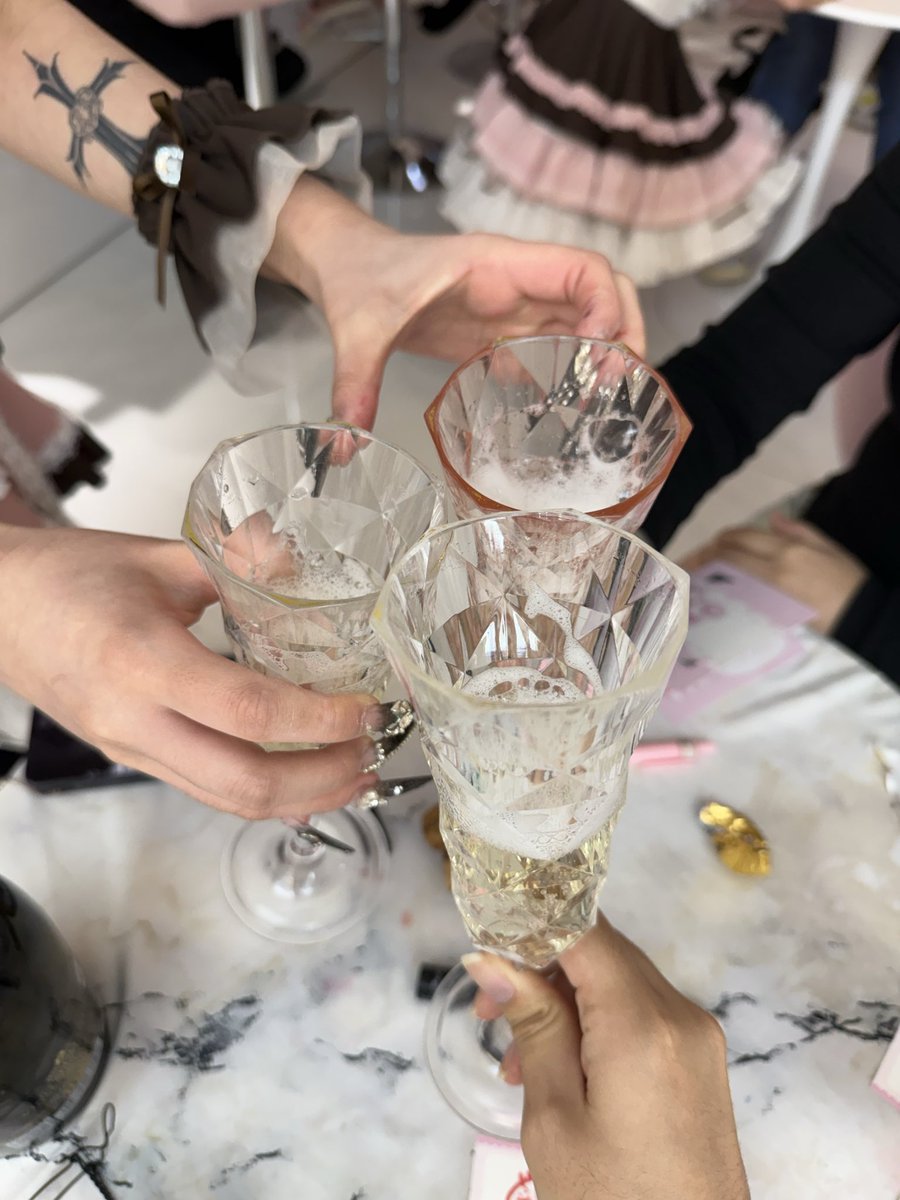 Liz_Lizsama's tweet photo. 33、22、11、PON! https://t.co/6mSjpYgPVF