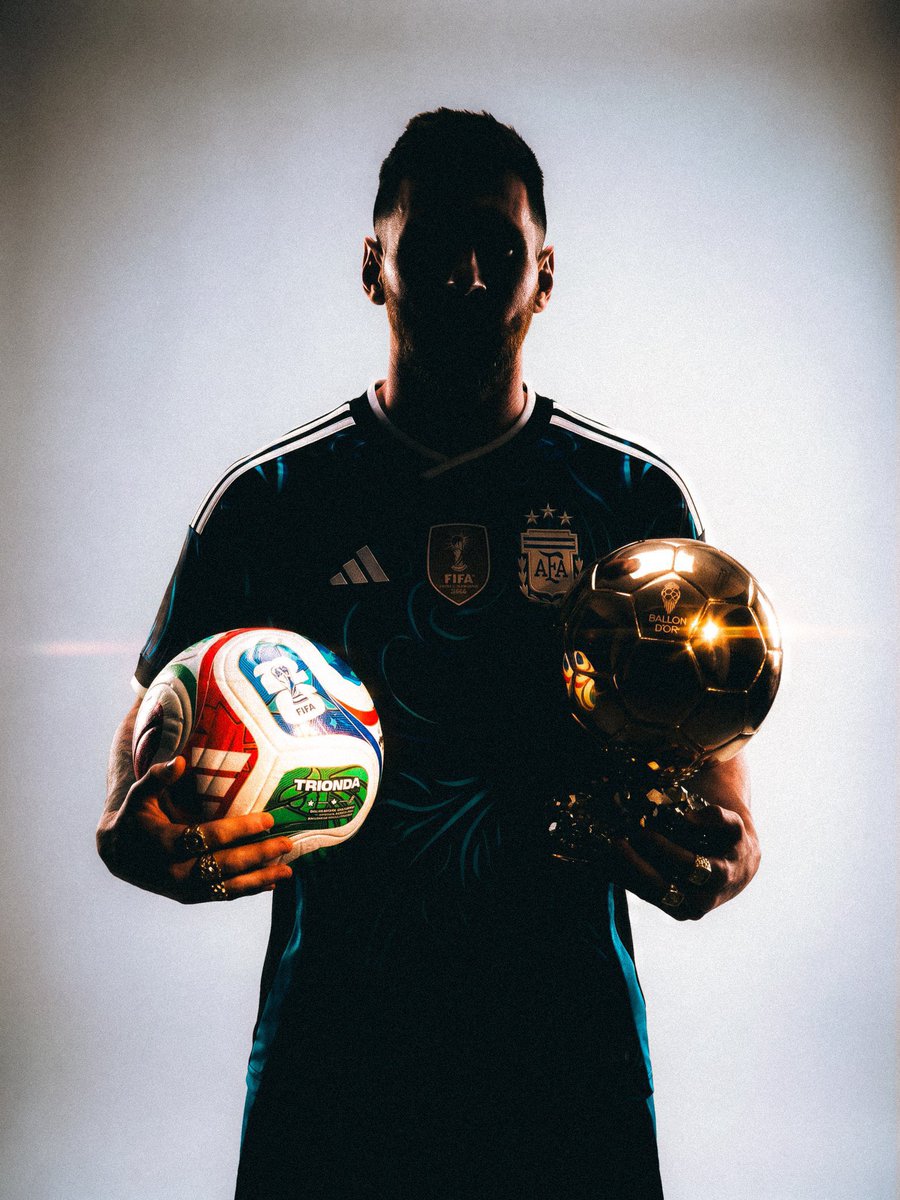 BarcaDepressaoo's tweet photo. Esse site virou um manicômio com teoria da conspiração e fake news porque não aceitam que Lionel Messi é o melhor jogador da história do futebol.

Perseguição massiva porque não conseguem parar um anão na bola. 

Mas é de se esperar, só atacam o melhor e quem brilha mais.

Estamos com você, goat.