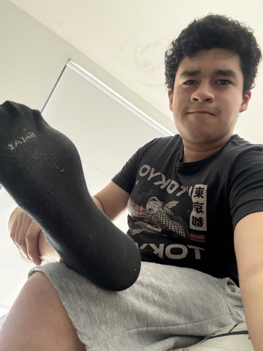 Wedgranado's tweet photo. Come lick my dirty socks #findom #cashmaster https://t.co/EdI0BYkCkq