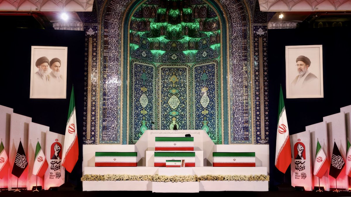isbamTR's tweet photo. İSBAM Başkanımız Fatih Aydın, ABD ve İsrail’in hain saldırısında şehit olan İran İslam Devrimi Lideri Ali Hamaney’in Tahran’da düzenlenen cenaze törenine katıldı. https://t.co/YPAWH5atQ1
