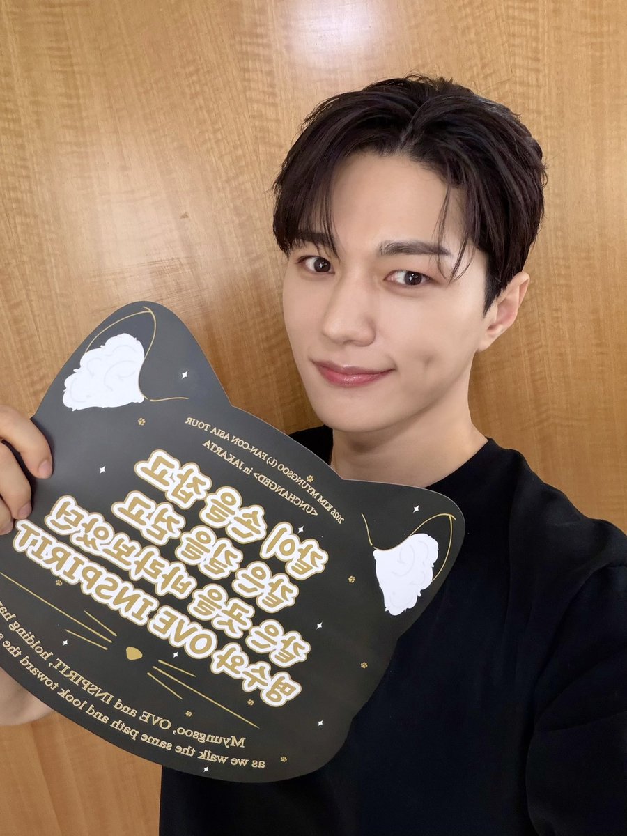LKMS_official's tweet photo. 2026 KIM MYUNGSOO (L) FAN-CON <UNCHANGED> in Jakarta

공연장을 가득 채운 함성 그리고 사랑…💛
인도네시아 오브피릿 Mantap 😘

#김명수 #KIMMYUNGSOO #엘 #L 
#UNCHANGED https://t.co/roA8ZSLoND