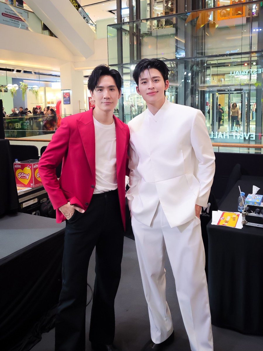 artKrittanutt's tweet photo. ราตรีสวัสดิ์นะคนดื้อ @ppnaravit วันนี้สนุกมากกกก #ฟินยิ้มใหญ่  เลยคร้าบ 😁❤️ ขอบคุณ @TheMallThailand ด้วยครับ 

POND AT THE MALL LIFESTORE NGAMWONGWAN

#TheMallNgamwongwanxPond #ppnaravit https://t.co/pwp10svblz