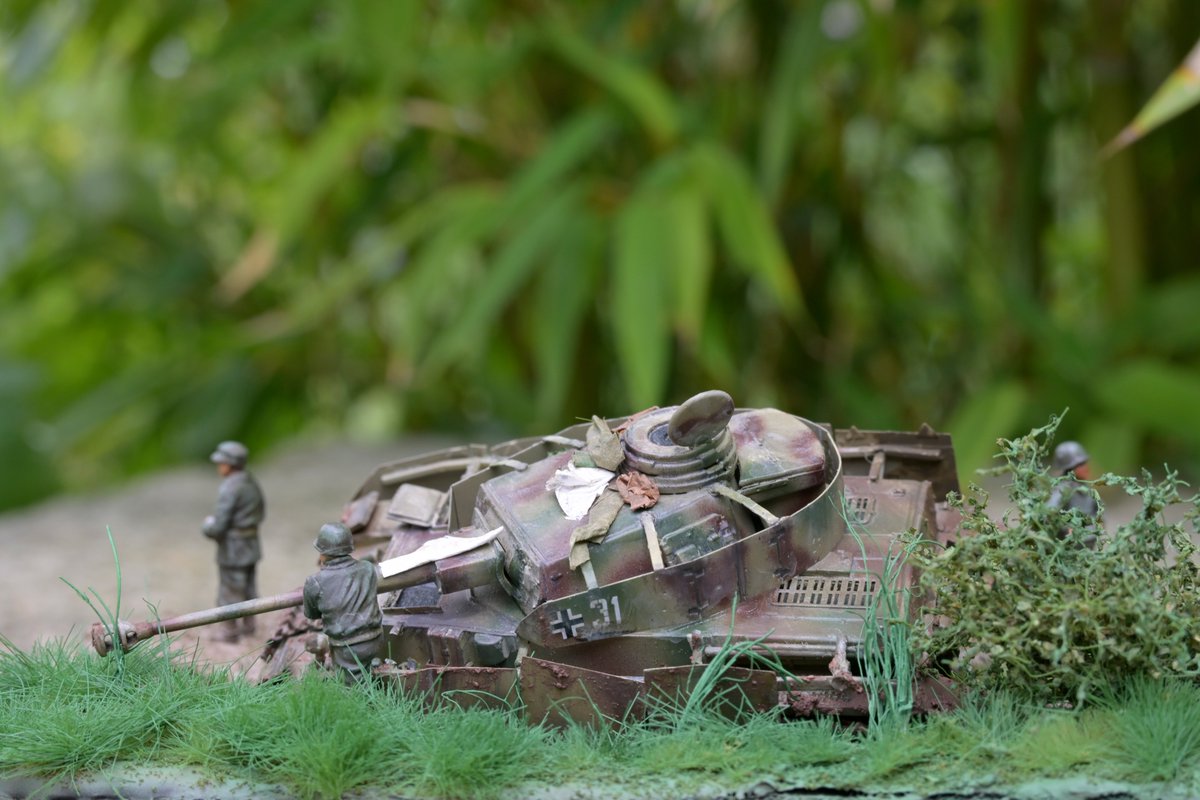 MTbeein's tweet photo. Před 82 lety, poblíž Saint-Lô, Normandie. [1:72, Sd.Kfz. 161/2 Pz.Kpfw. IV Ausf. H od UM + US truck crew WW II (3 fig.) od CMK] https://t.co/ik6GUsdFOA