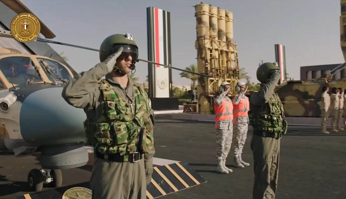 mahmouedgamal44's tweet photo. أول ظهور رسمي لمنظومة الدفاع الجوي بعيدة المدى «S-300VM Antey-2500» التابعة لقوات الدفاع الجوي المصرية، وذلك خلال مراسم افتتاح مقر القيادة الاستراتيجية للدولة بالعاصمة الجديدة. https://t.co/73vHgMxQOH