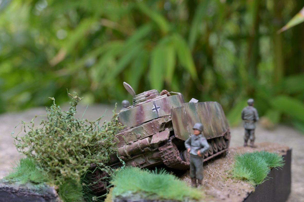 MTbeein's tweet photo. Před 82 lety, poblíž Saint-Lô, Normandie. [1:72, Sd.Kfz. 161/2 Pz.Kpfw. IV Ausf. H od UM + US truck crew WW II (3 fig.) od CMK] https://t.co/ik6GUsdFOA