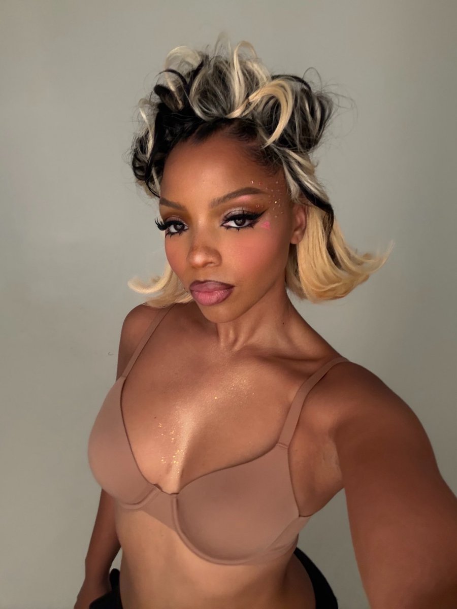 ChloeBailey's tweet photo. Chloe J Blige https://t.co/bnddrjSLgx