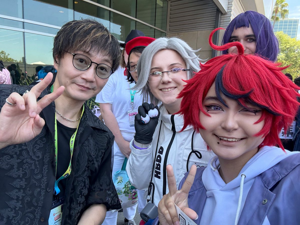 vampyloid's tweet photo. i can’t believe i got to meet the guy who changed my life with a game when i was 13… 🥹

thank you @kazkodaka &amp; i will ALWAYS keep recommending hundred line! 🫶🏼
#hundred_line #ハンドラ #hndr https://t.co/CXnbrRBso7