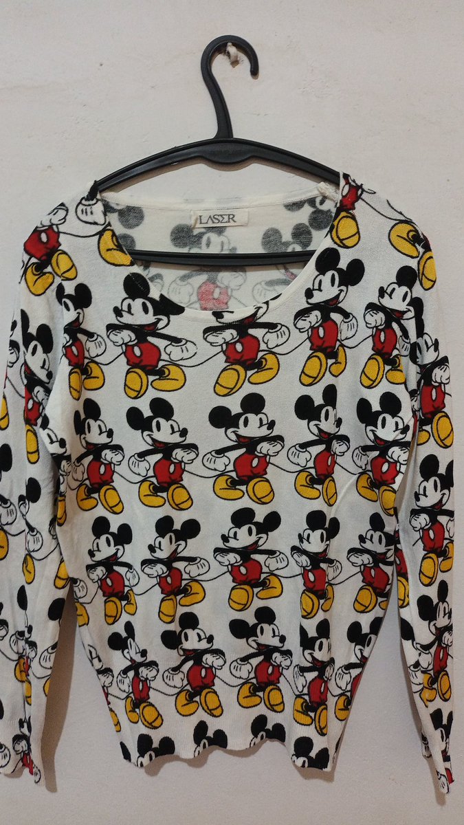 think4ruto's tweet photo. Haloo guys, kalo aku preloved baju” ini ada yang mauu? ini pemakaian pribadi yaa. Price start from 30-150k only ^_^ Avail shopee yaa!! https://t.co/1zQY08iG3X