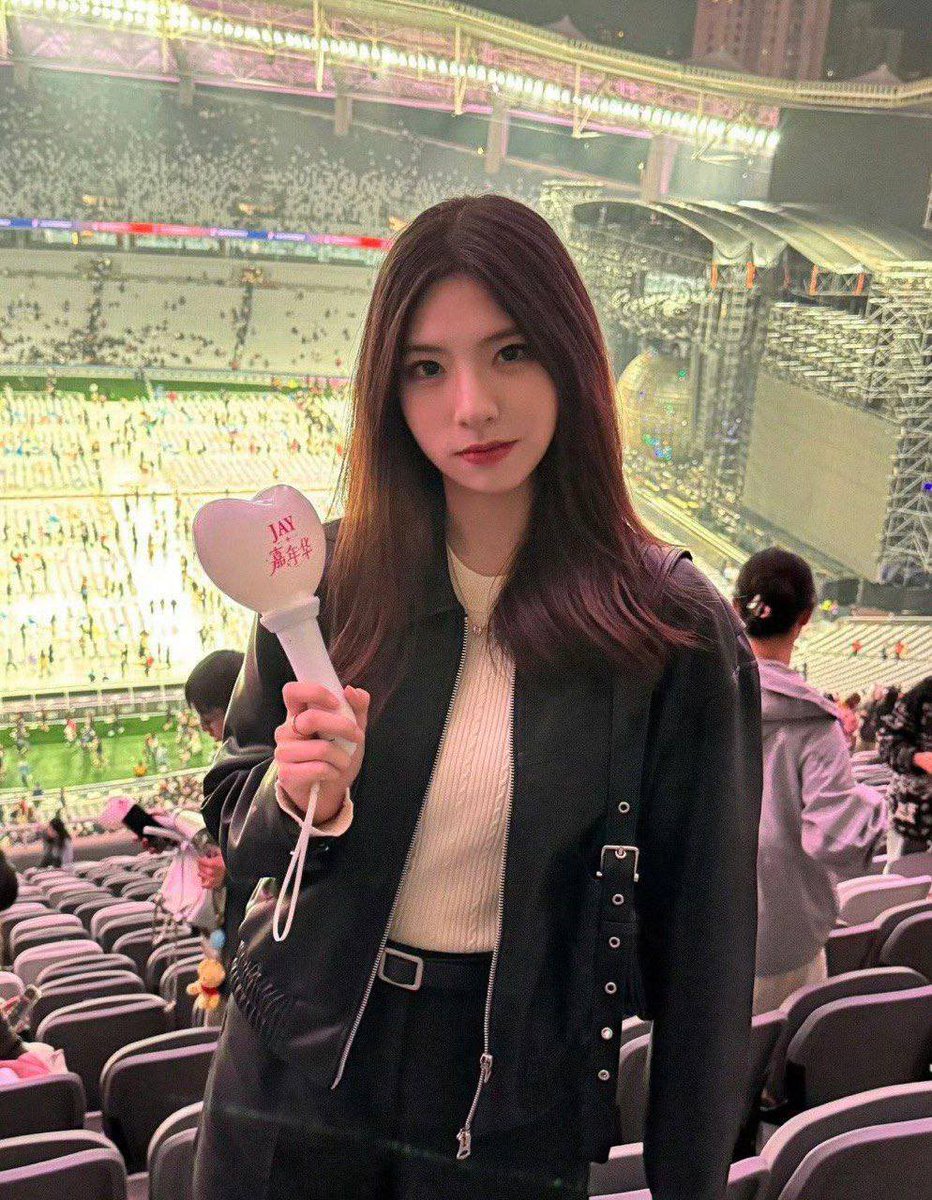 _910487931124's tweet photo. 顶美御姐完整版✈️ https://t.co/khwuYe0Snr