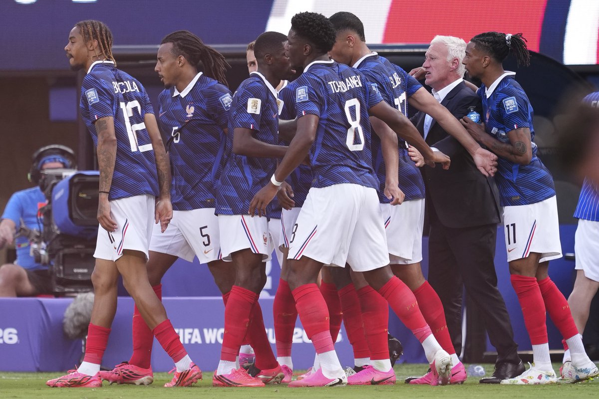 _BeFootball's tweet photo. 🚨🚨 LA FIFA ANNONCE UN RISQUE DE RETARD “ÉLEVÉ” POUR FRANCE 🇫🇷 - 🇵🇾 PARAGUAY CE SOIR !!!! 😴 

C’est évidemment lié aux conditions météorologiques.

On est encore parti pour vivre un match au bout de la nuit. 

(via @RMCsport) https://t.co/a2oY2c1rp2