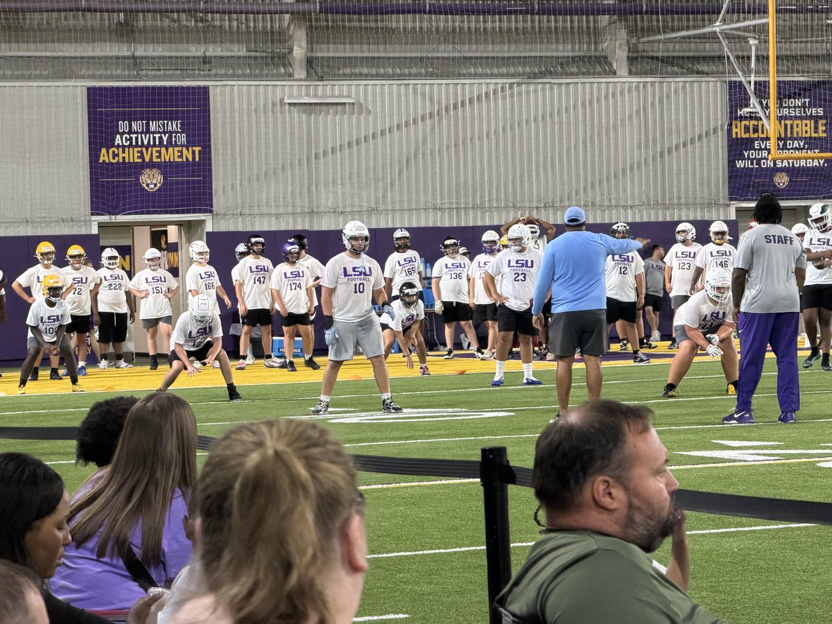 WillHarman25061's tweet photo. Honored to get to play on the @LSUfootball field very awesome opportunity https://t.co/gavGH6GVtV