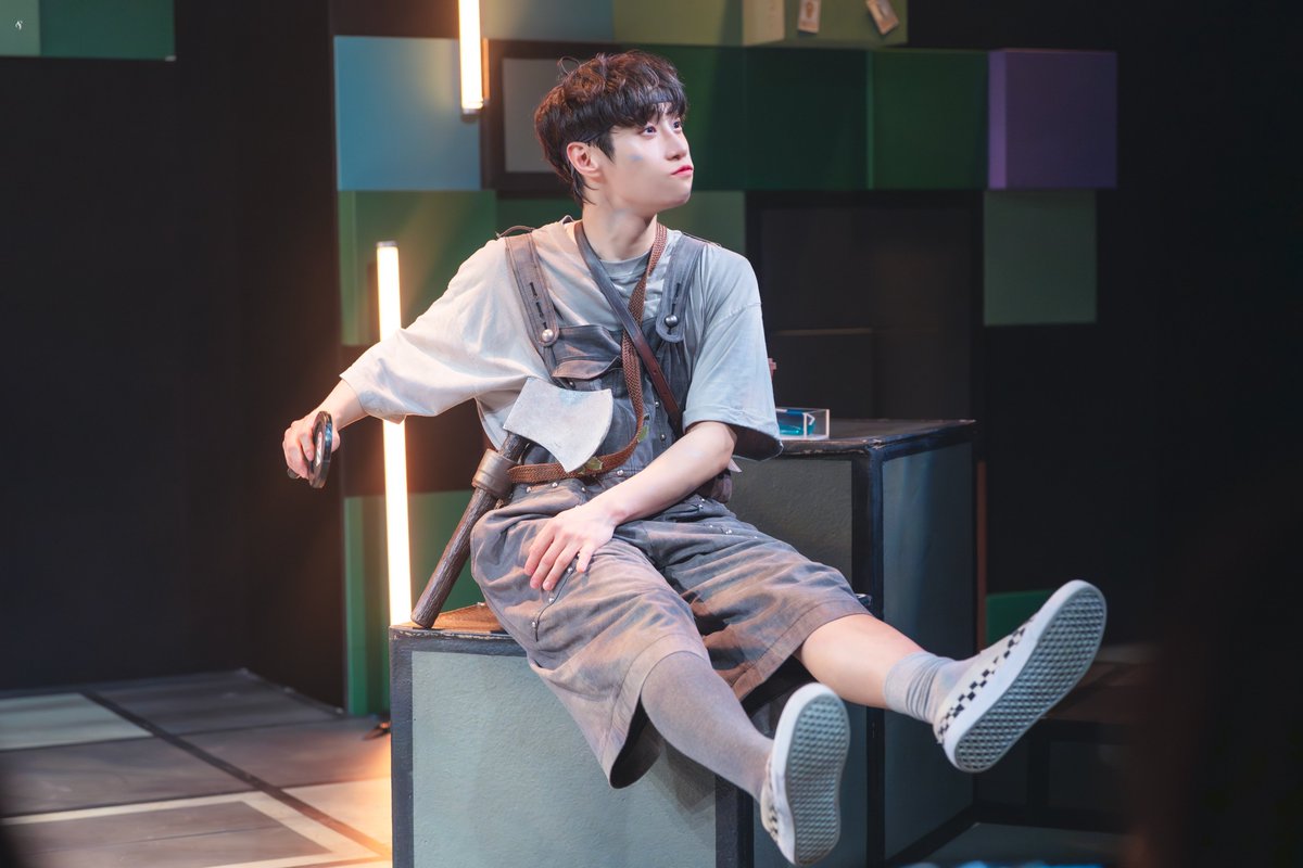 SS_02_SS's tweet photo. 260705 밤 오즈 에필로그  

양철 #박주혁

발 다 보이는 ver https://t.co/ae6KR0dXn3