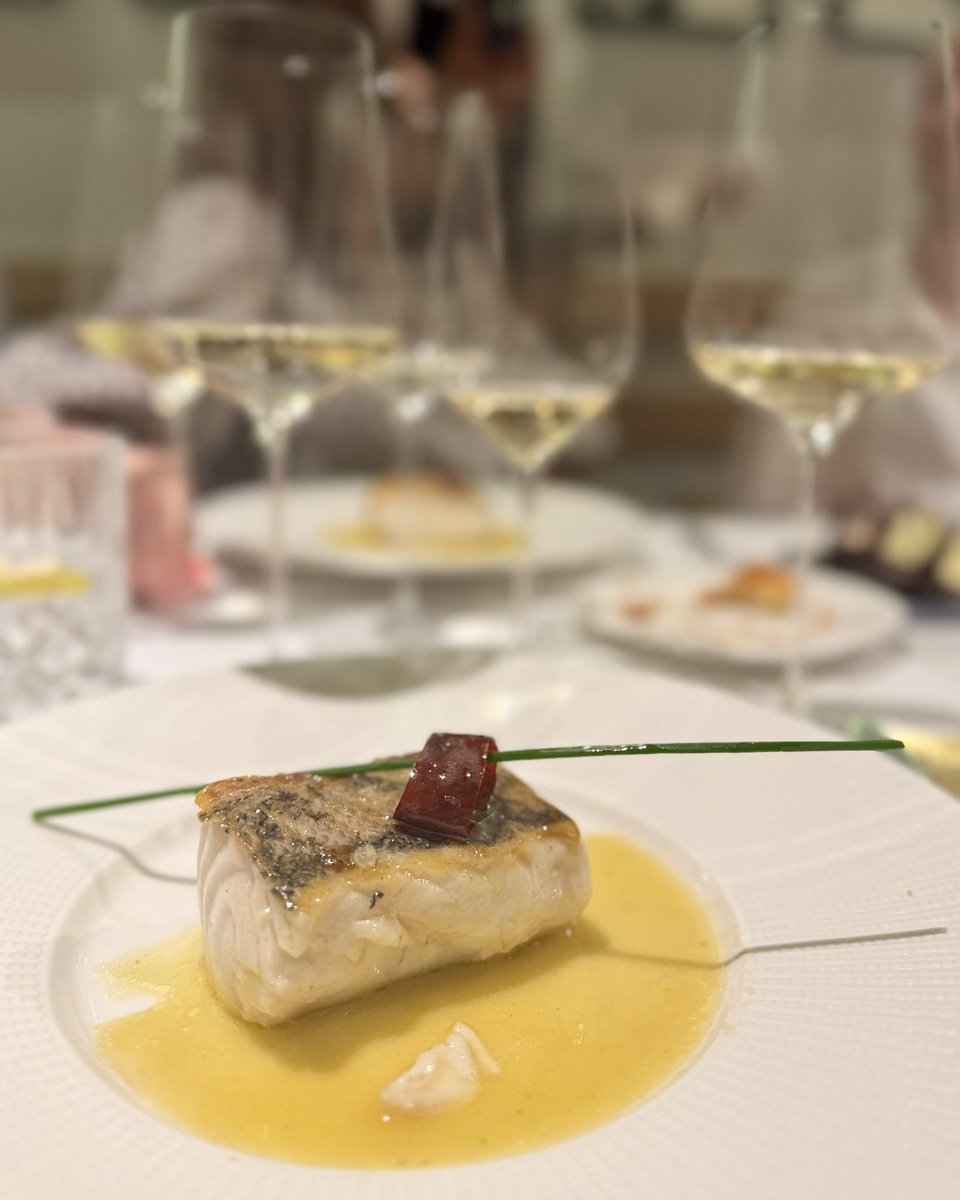 LadyCWine's tweet photo. Old vines in the ground, an old vintage in the glass. @InterVinoEs ✨
One memorable evening in Spain. 🍷🇪🇸
More stories from Navarra and Somontano soon.🥂
#CelebrateTheDiversity #Intervinos #OIVE #WinesOfSpain #SpanishWine #SpainPressTrip https://t.co/vxxLyzK5UX