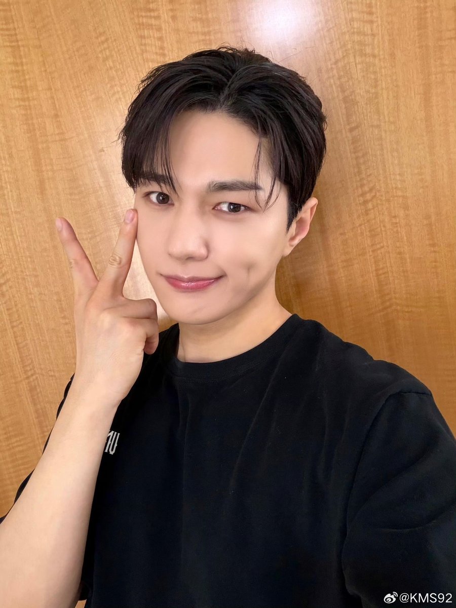 CMIfnt's tweet photo. [명수] 260704 weibo

🐈‍⬛
​​​Thank you for your companionship all along :)

https://t.co/zxkw12ZKYH

#INFINITE #인피니트
#김명수 #KIMMYUNGSOO https://t.co/QiruPz8b4J