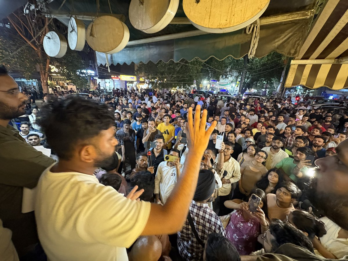 abhijeet_dipke's tweet photo. Met with UPSC aspirants at Old Rajinder Nagar. CJP stand with the aspirants and support their demands. 

Tomorrow UPSC aspirants will come to Jantar Mantar to raise their voice. https://t.co/mUi5i5HzsD