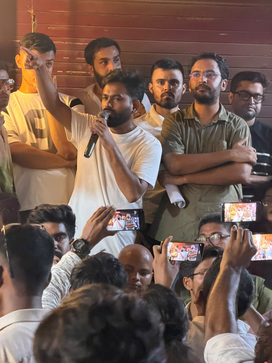 abhijeet_dipke's tweet photo. Met with UPSC aspirants at Old Rajinder Nagar. CJP stand with the aspirants and support their demands. 

Tomorrow UPSC aspirants will come to Jantar Mantar to raise their voice. https://t.co/mUi5i5HzsD