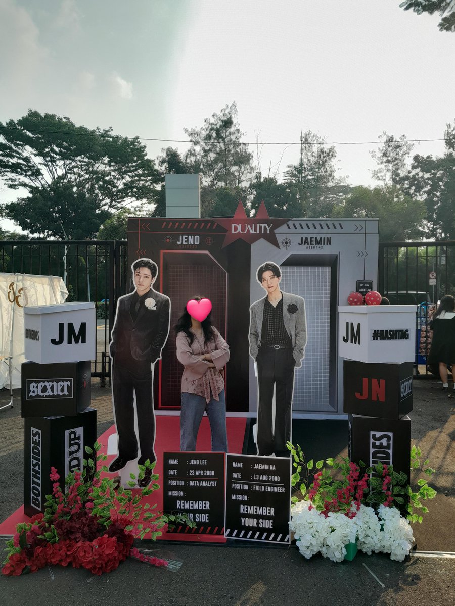 lyliveey's tweet photo. YEEEYY, FANMEET JENO JAEMIN DAY 1 
thank youu buat semua kakak - kakak yang tadi kasih/trade freebies sama akuu 💗💗 dan buat project booth foto kak @jnjm1st_ &amp; @flaminhotjaee ASLI KEREN BANGETT 🙌🏻🔥

(maaf yaa ini gak ada tag yg buat freebies, soalnya gak ada namanya....🙏🏻) https://t.co/mkvI7NUgI7
