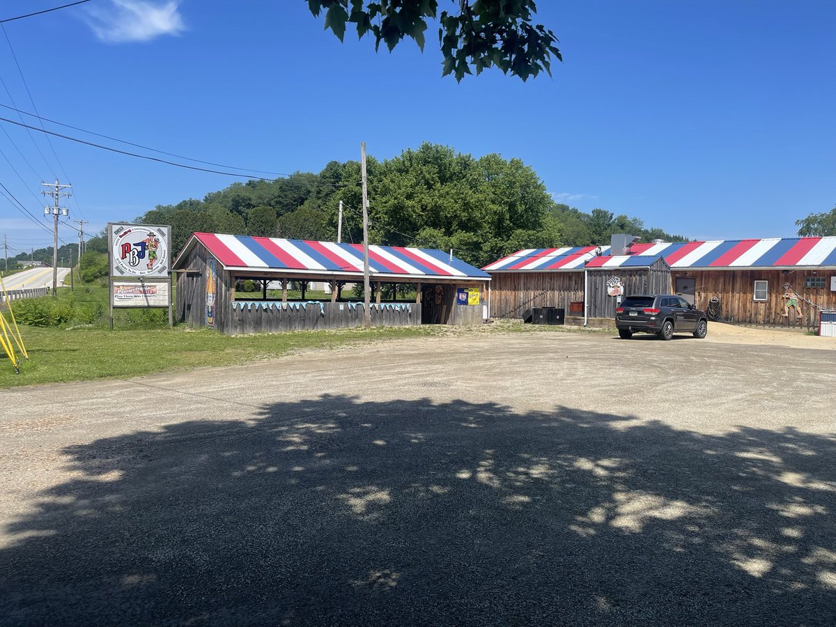 Bender4Phil's tweet photo. Happy 4th of July everyone!!
I think my choice of roofs/ceilings speaks to my patriotism and love of our country. Yes, that’s a 44’ x 29’ American flag ceiling in my pavilion. 🇺🇸 https://t.co/1mHdwmPO7v