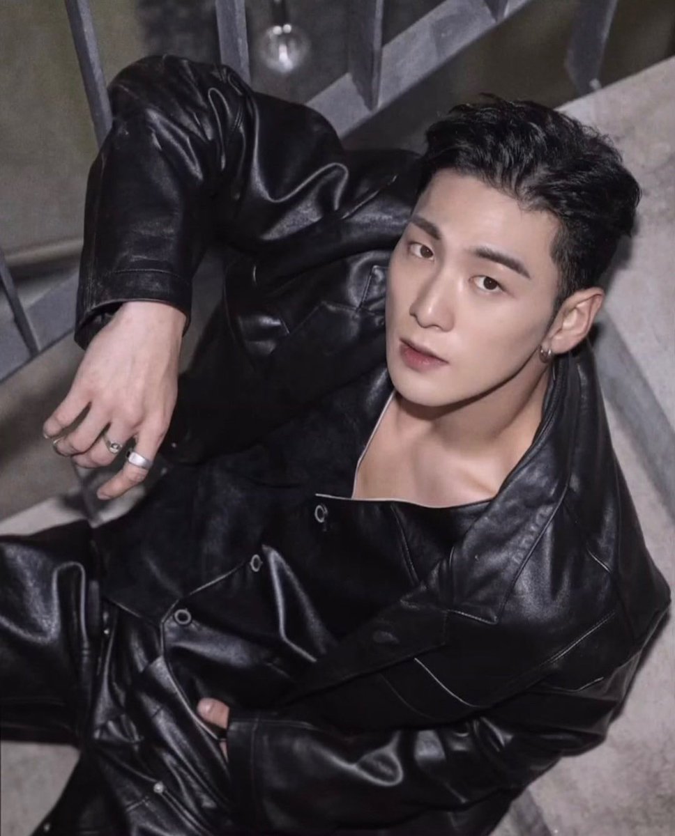 BaekhoToday's tweet photo. 260705 #BAEKHO’s MUA via Instagram with some exclusive photos from Baekho’s iconic photoshoot for MIIM! ❤️‍🔥

#백호 #강동호 #KANGDONGHO https://t.co/EWrtpOoYbt