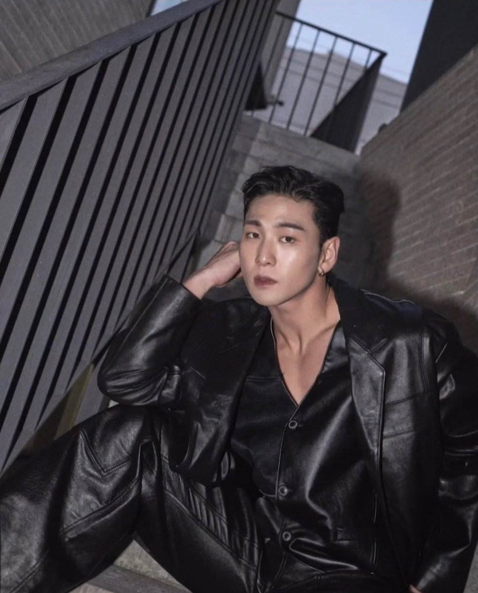 BaekhoToday's tweet photo. 260705 #BAEKHO’s MUA via Instagram with some exclusive photos from Baekho’s iconic photoshoot for MIIM! ❤️‍🔥

#백호 #강동호 #KANGDONGHO https://t.co/EWrtpOoYbt
