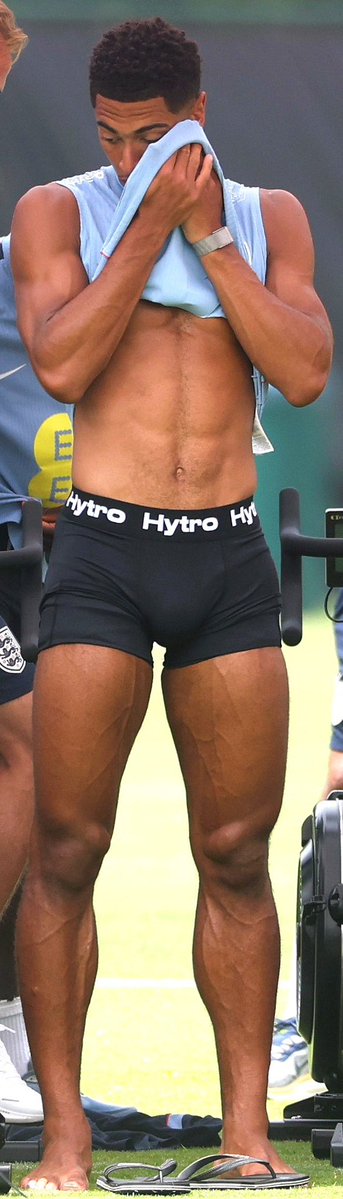 FitFamousMales's tweet photo. Jude Bellingham 😍🔥 https://t.co/UVE0wTGwTn