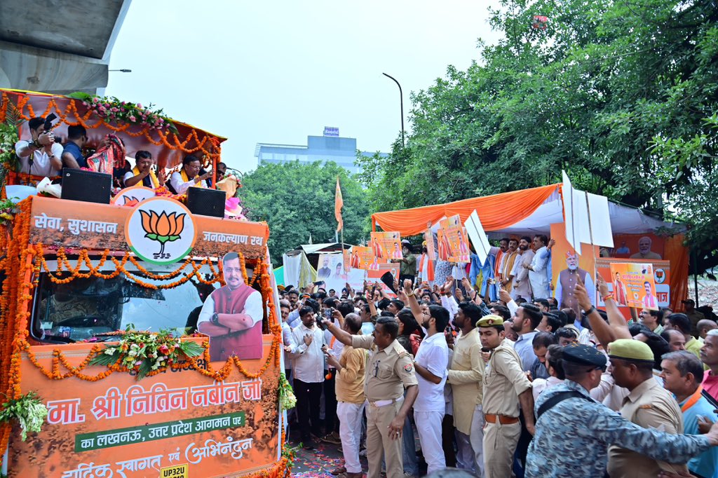 Sandeeptomarbjp's tweet photo. भारतीय जनता पार्टी हरदोई परिवार की ओर से माननीय राष्ट्रीय अध्यक्ष श्री नितिन नवीन जी का लखनऊ आगमन पर हार्दिक स्वागत एवं अभिनंदन।
आपका प्रेरणादायी नेतृत्व, संगठन के प्रति समर्पण और राष्ट्रहित के लिए आपका सतत प्रयास हम सभी कार्यकर्ताओं के लिए प्रेरणास्रोत है।@NitinNabin https://t.co/paIimR0gKy