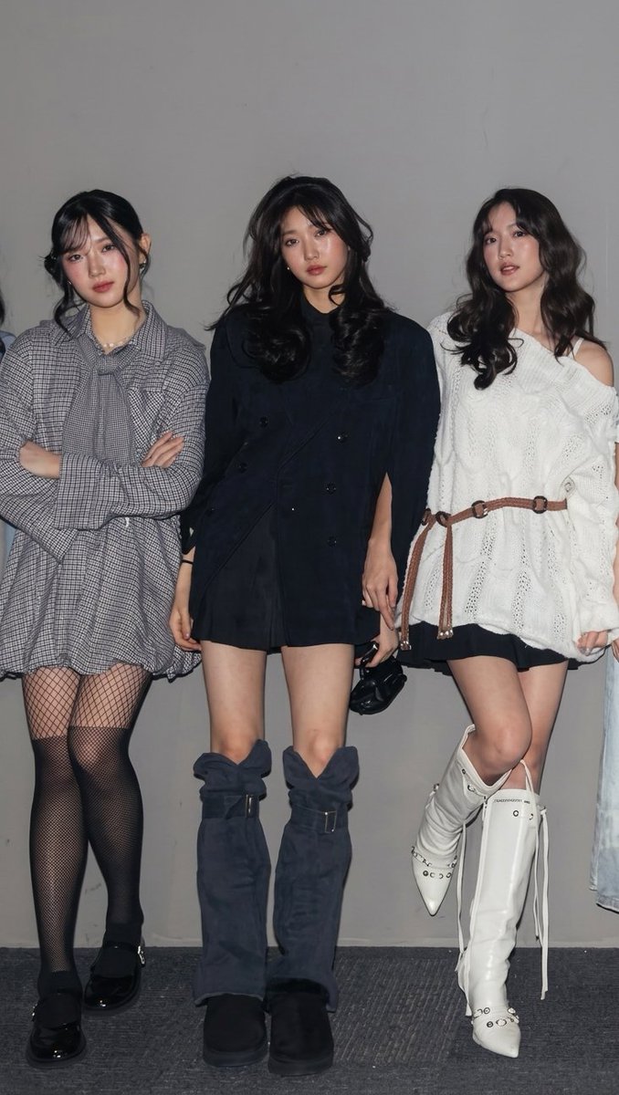 Mioyeng14's tweet photo. Visual apa ini weh🤩

Delynn • Oline • Greesel https://t.co/5mbNMPIzB5