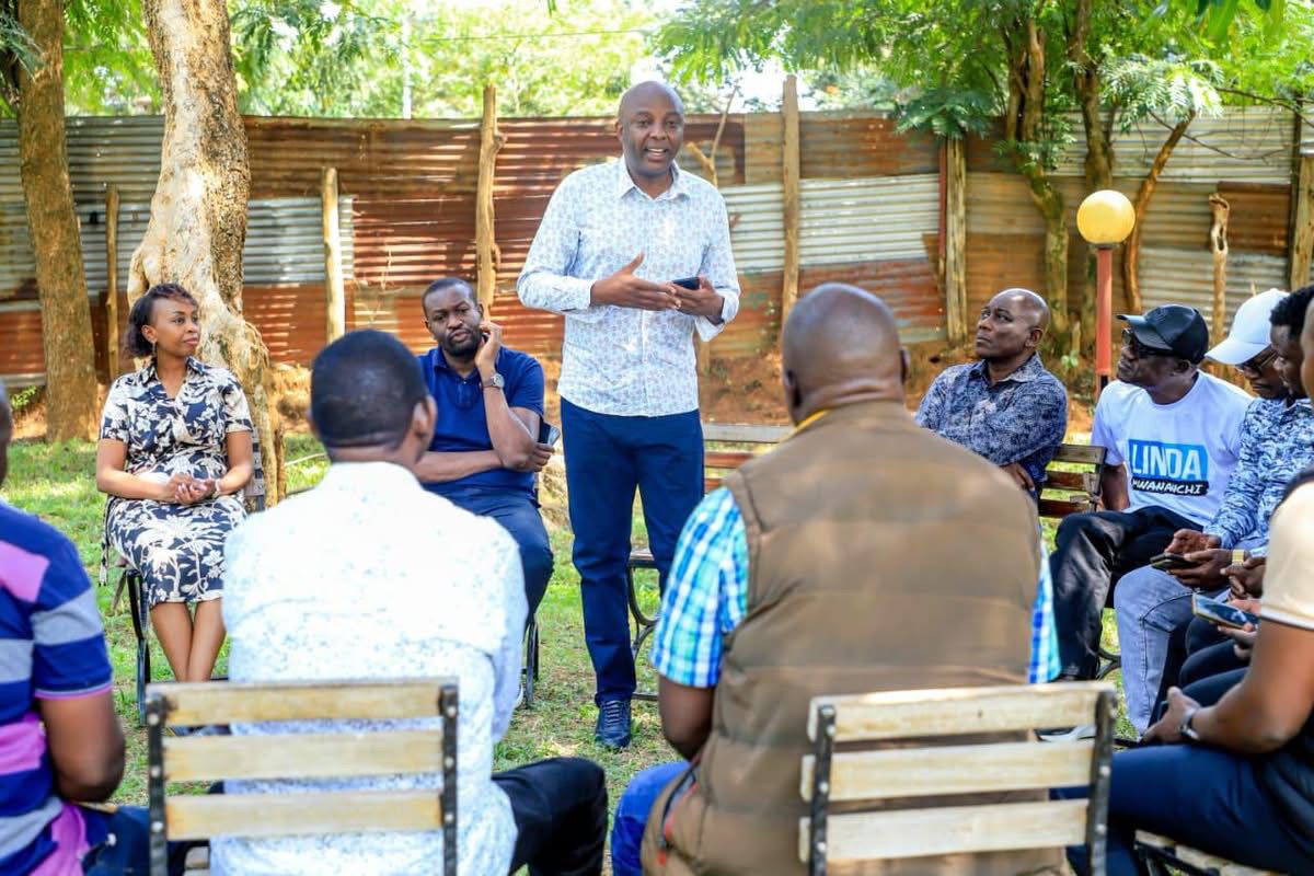 HonKangata's tweet photo. In Bungoma.

With HE Natembeya of TransNzoia,Sen Sifuna ,Sen Osotsi and Hon Caroli of Suba. https://t.co/D9cfuxugsK