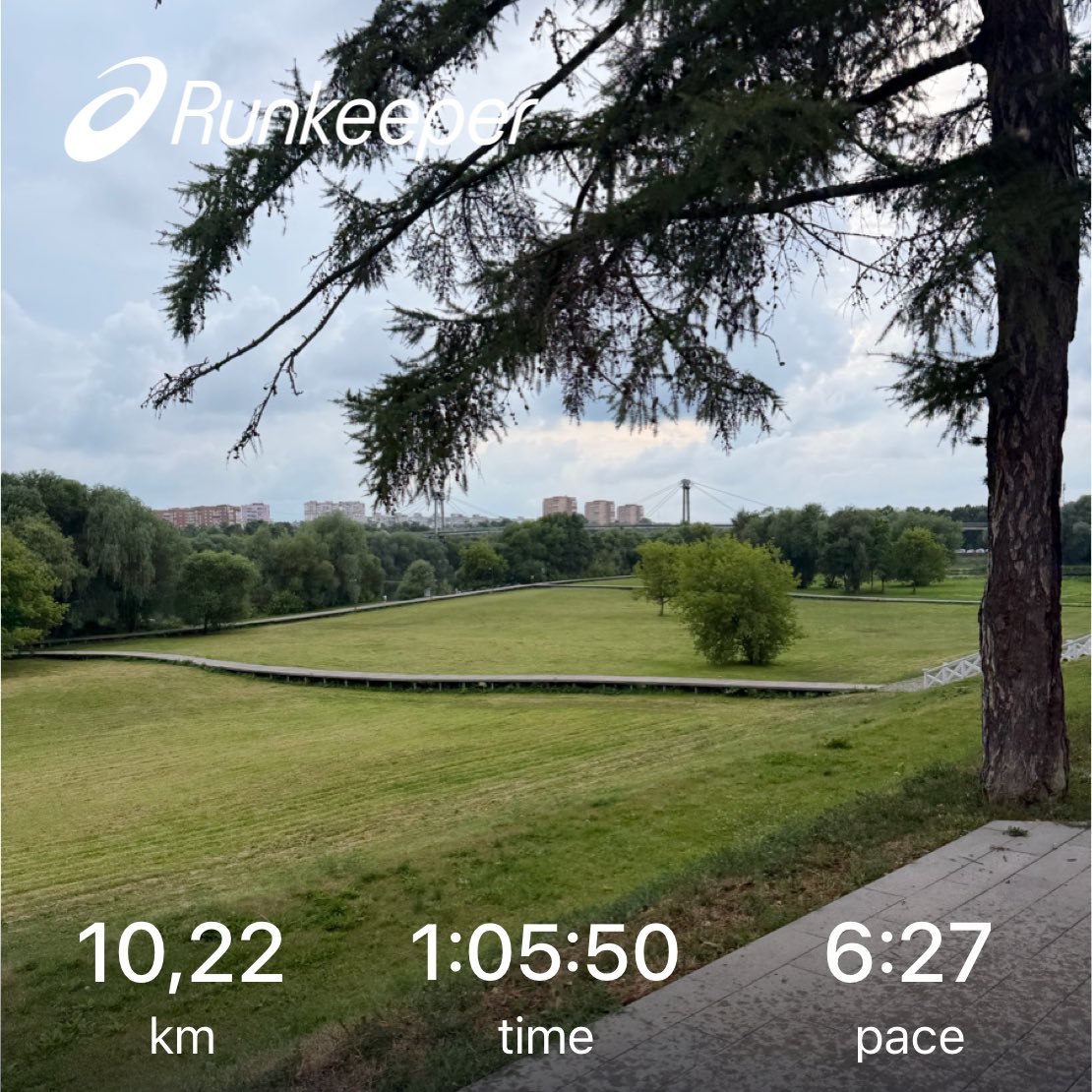 AnglyRun's tweet photo. Easy recovery run. Slotted between yesterday's intervals and Sunday's long run.
Just turning the legs over. 🏃
#Running #EasyRun #RecoveryRun #NYCMarathon #MarathonTraining #RunningLife https://t.co/0rMprsvWBt