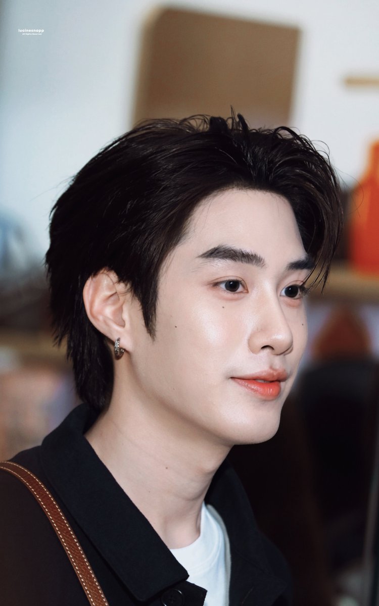 lucinesnapp's tweet photo. เติ้ลลุคนี้เหมือนคุณชายจบจากนอกเลย 

TLE X LONGCHAMP
#LongchampFall26xTle
@tle_mtm #tle_mtm https://t.co/tumWVk1Aqq
