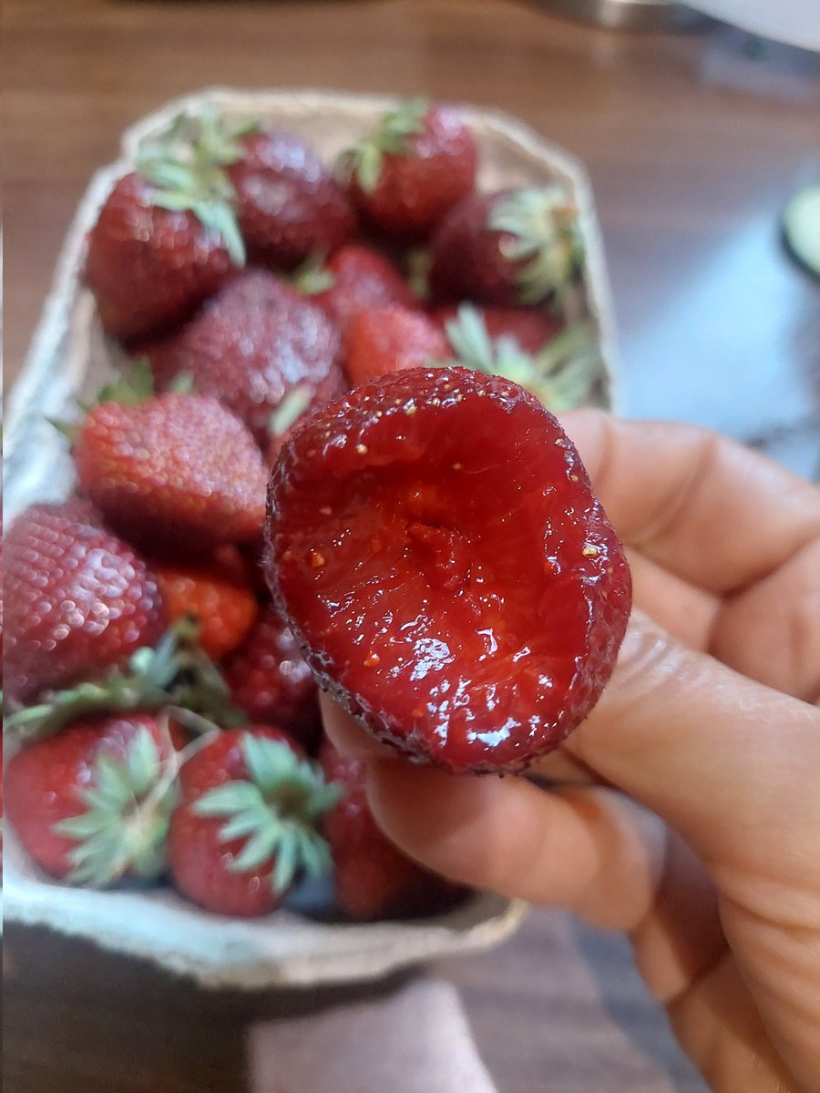 minimalistindi's tweet photo. Farm fresh strawberries, red outside And inside https://t.co/thQQ5cYbH1