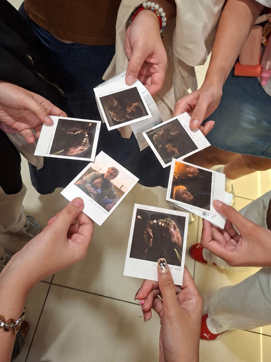 rozyoons's tweet photo. #ryanaim healings for the whole friend group https://t.co/I5qoNNFsT1