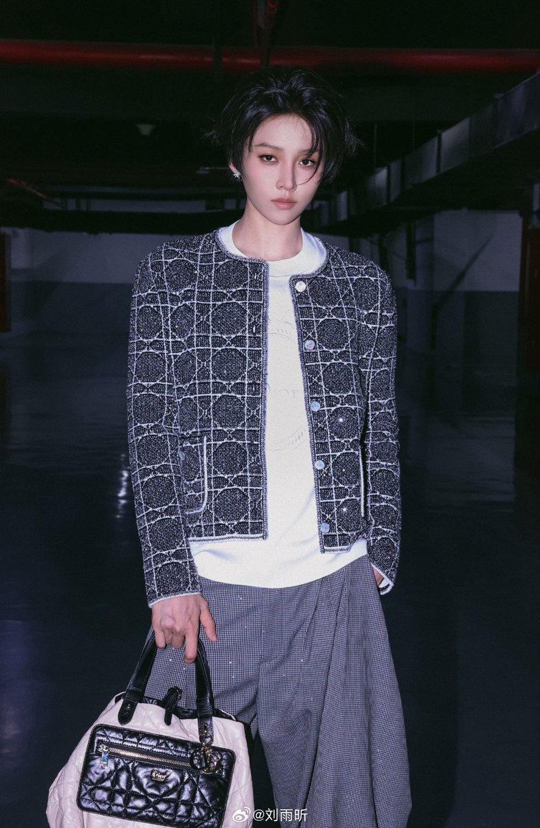 Suzy_ForXIN's tweet photo. You got them strutting down the runway like a star

XIN PARIS BOUND 
#XINinParis 

#XinLiuDiorGlobalAmbassador 
#XINxDior 
#DiorCouture 
#StarsinDior https://t.co/TNHtlp29eR