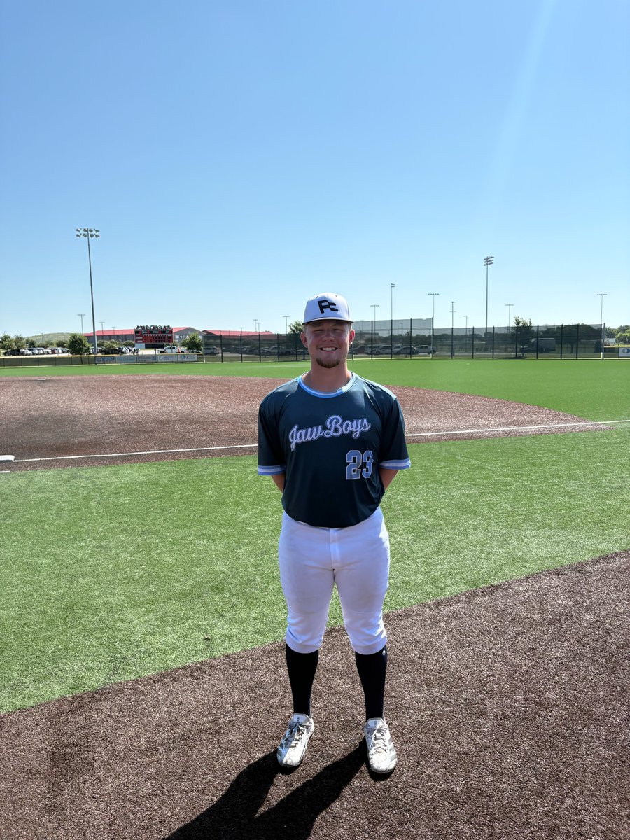 FiveToolTexas's tweet photo. F: @FC_Prep Jaw Bats 2027 9,
NTX Trailblazers 17U Black 1
PoG: @JCalvillo_17 2-3, 2 RBI
Pitcher: @The_HaydenM77 5IP, K, 1 ER https://t.co/o8QCh8yiBn