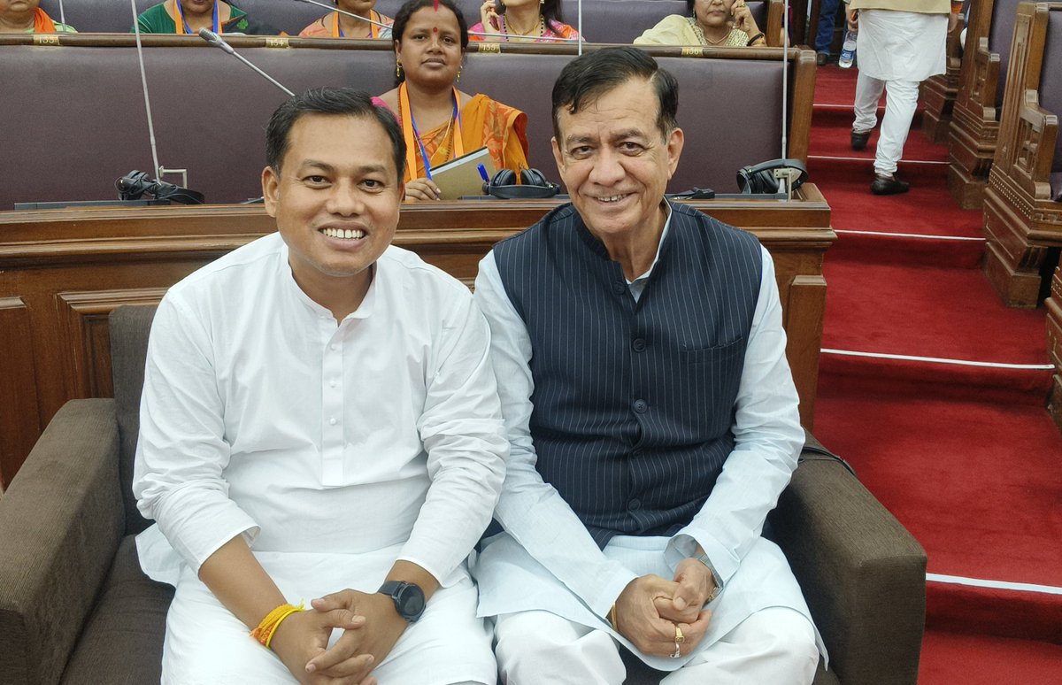 TapasChandraRoy's tweet photo. পশ্চিমবঙ্গ বিধানসভা ভবনে আজ রাজ্যের মাননীয় বিধায়কদের জন্য আয়োজিত দুই দিনের ওরিয়েন্টেশন কর্মসূচির সমাপনী অনুষ্ঠানে উপস্থিত থাকার সৌভাগ্য হলো।

🙏🇮🇳 https://t.co/bdG0mP86XA