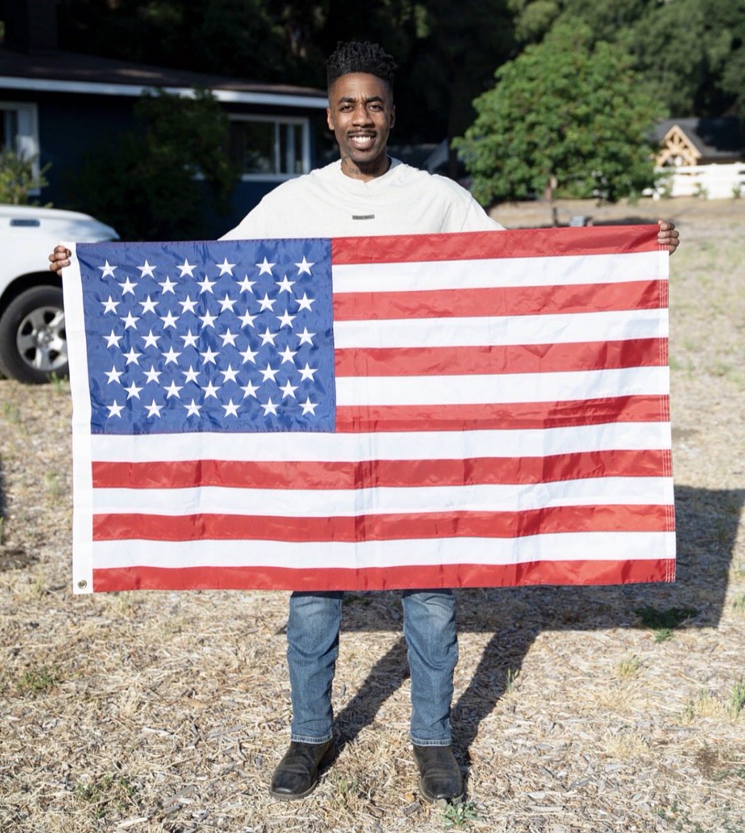 thatsdax's tweet photo. Happy 4th of July!🇺🇸♥️ one more TEST and then I can officially become an AMERICAN CITIZEN!! https://t.co/v0iLzfOsHQ