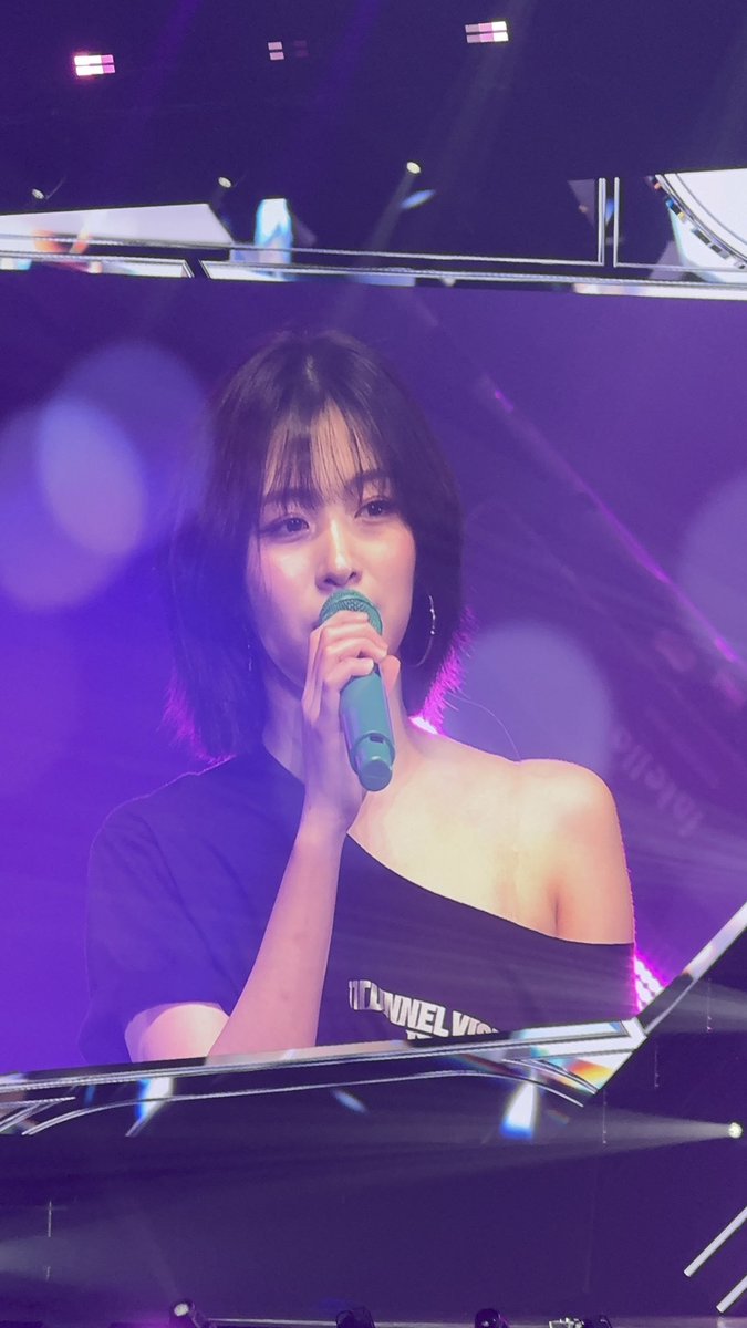 luvnryuj's tweet photo. รักItzyที่สุดเลย เก่งมากๆๆ ปีหน้ามาใหม่นะ🩷🫶🏼
#itzy #ITZY_TUNNELVISION_BKK https://t.co/C9qxCBus0f