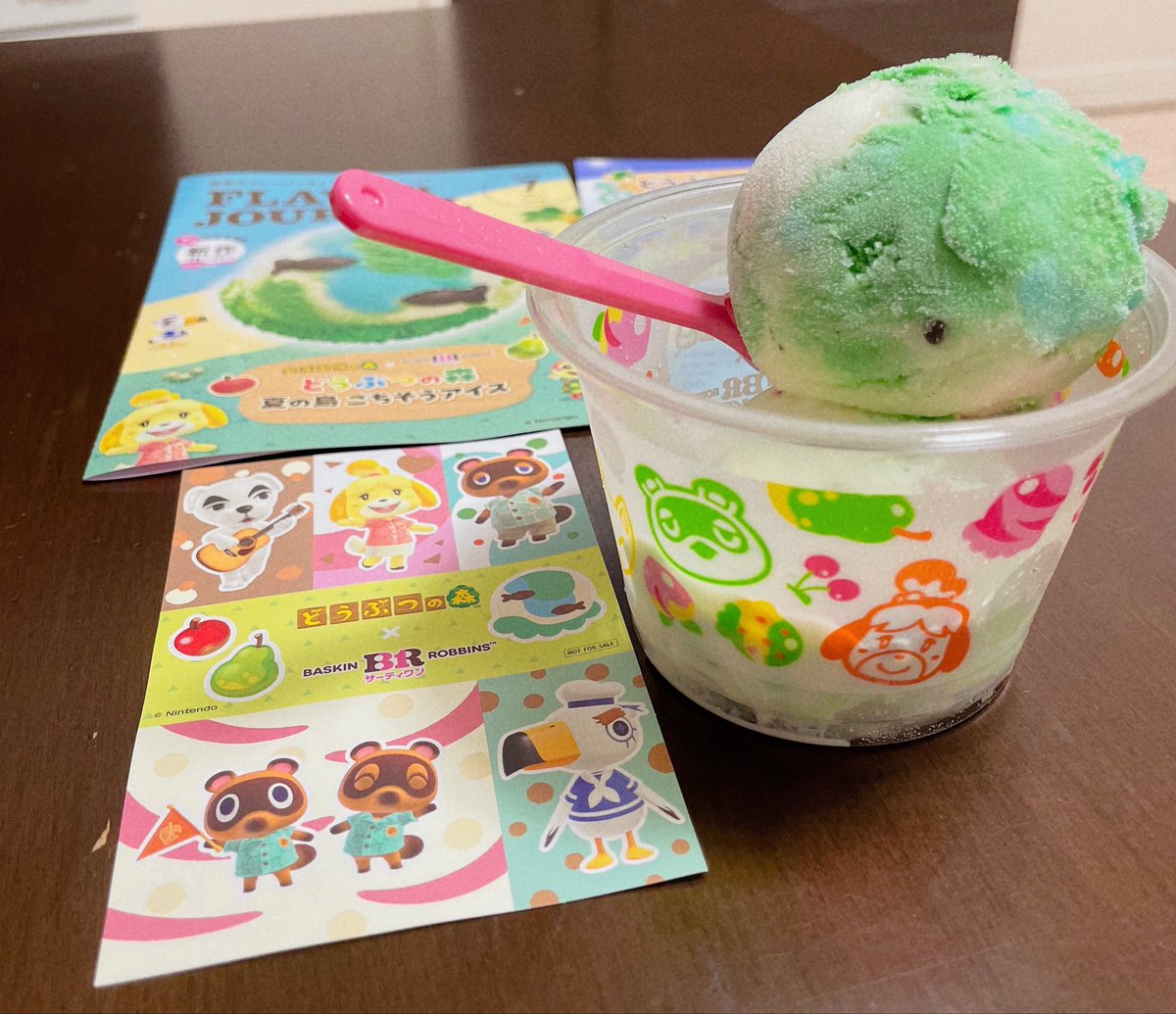 nnn___0910's tweet photo. サーティワンやっと行けて店内あつ森に溢れてて可愛かったけどほんとになにも残ってなくてつらみ😭土日にしか行けない民には人権なかった〜。 https://t.co/o9WTAGSjpY